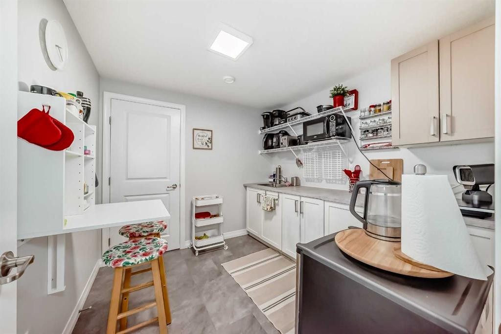 









1941


Mahogany

Boulevard Southeast,
Calgary,




AB
T3M 3P4

