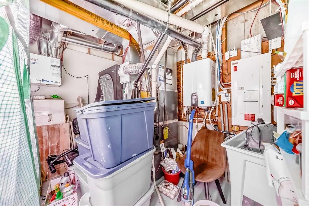 









1941


Mahogany

Boulevard Southeast,
Calgary,




AB
T3M 3P4

