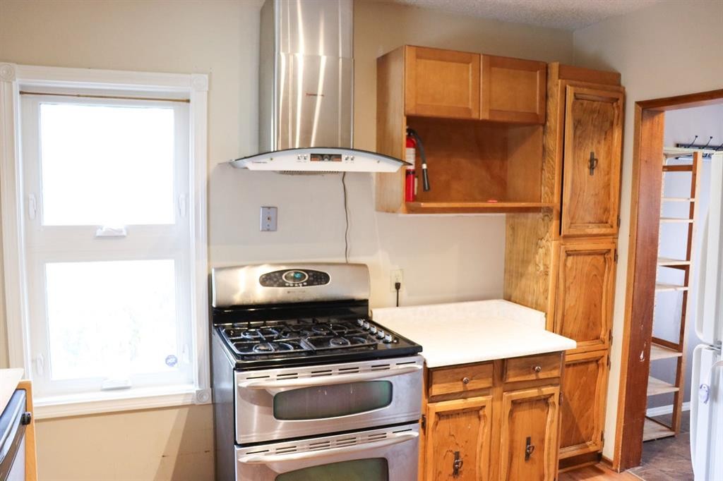 









112


5

Street,
Keoma,




AB
T4A 1G6

