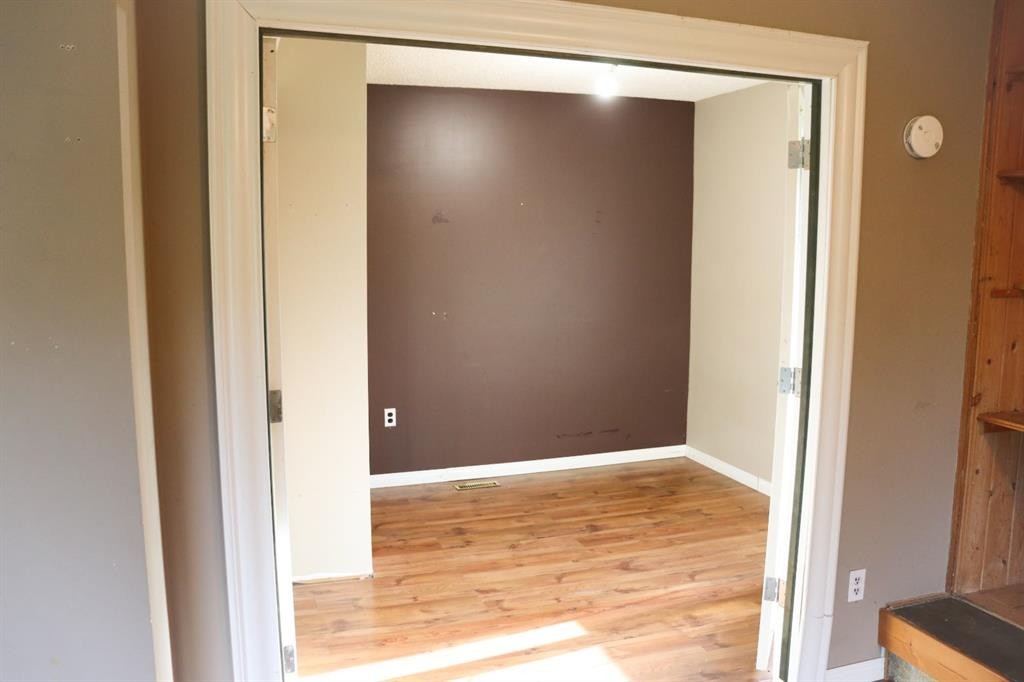 









112


5

Street,
Keoma,




AB
T4A 1G6

