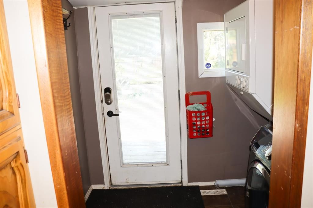 









112


5

Street,
Keoma,




AB
T4A 1G6

