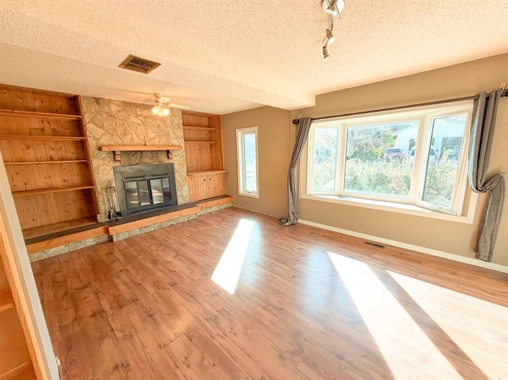 









112


5

Street,
Keoma,




AB
T4A 1G6

