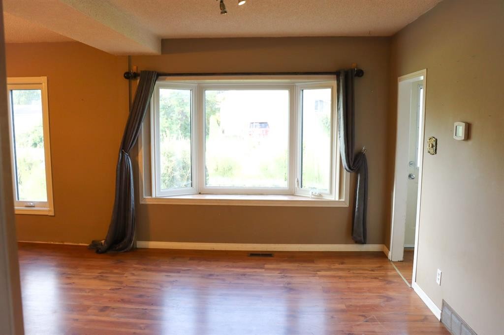 









112


5

Street,
Keoma,




AB
T4A 1G6

