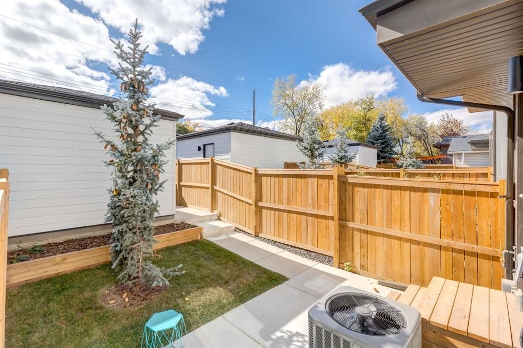 









233


25

Avenue Northeast,
Calgary,




AB
T2E1Y2

