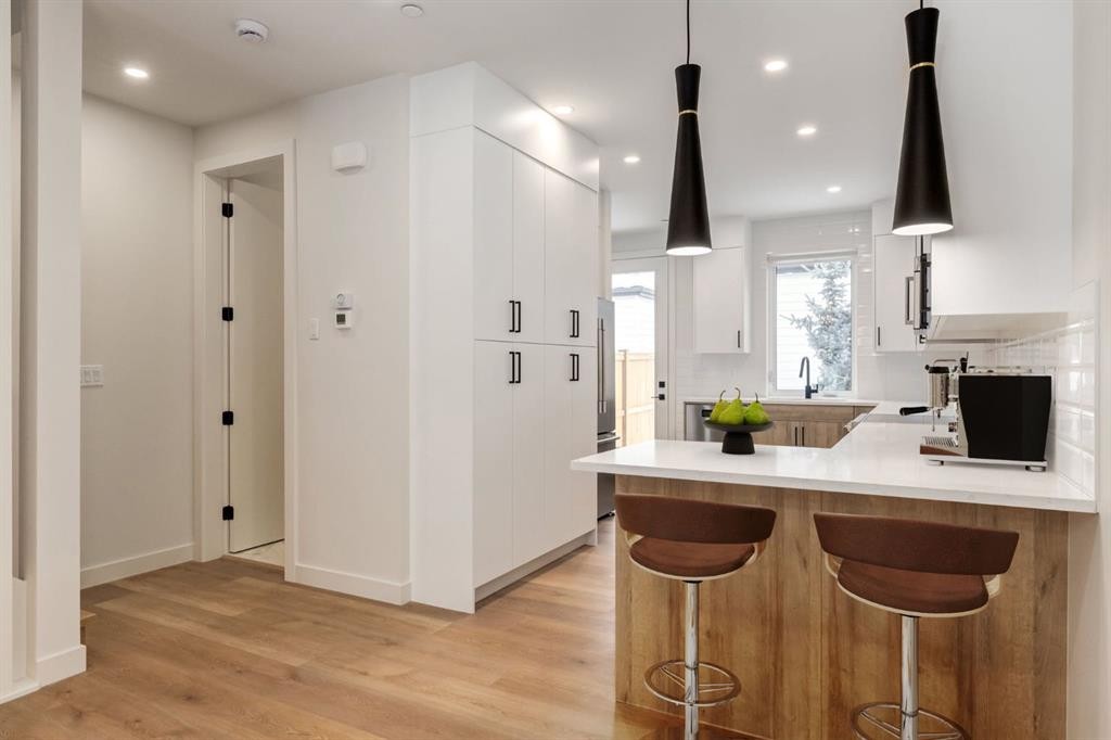 









233


25

Avenue Northeast,
Calgary,




AB
T2E1Y2

