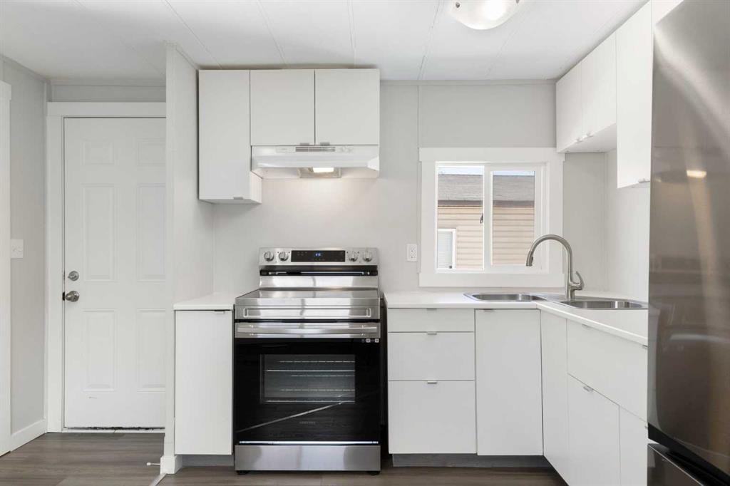 









6220


17

Avenue Southeast, 40,
Calgary,




AB
T2A 0W6

