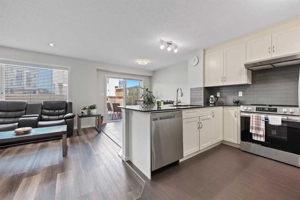 









180


Panatella

Way Northwest,
Calgary,




AB
T3K0X1

