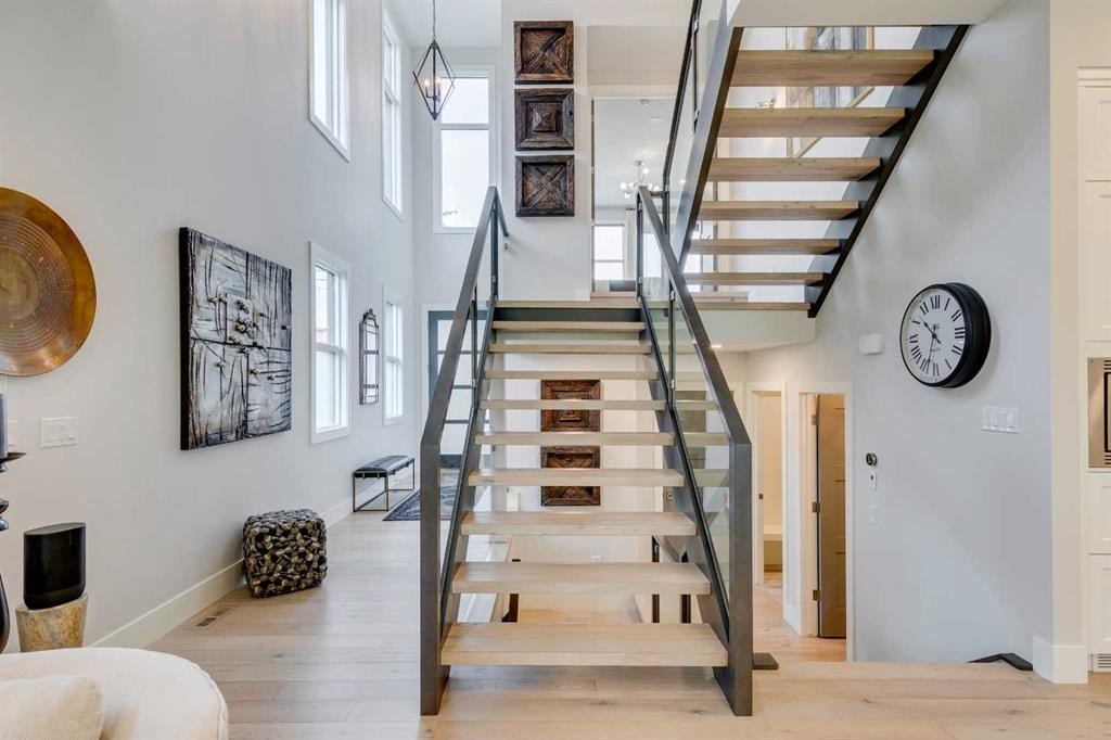 









1827


22

Avenue Southwest,
Calgary,




AB
T2T 0S1

