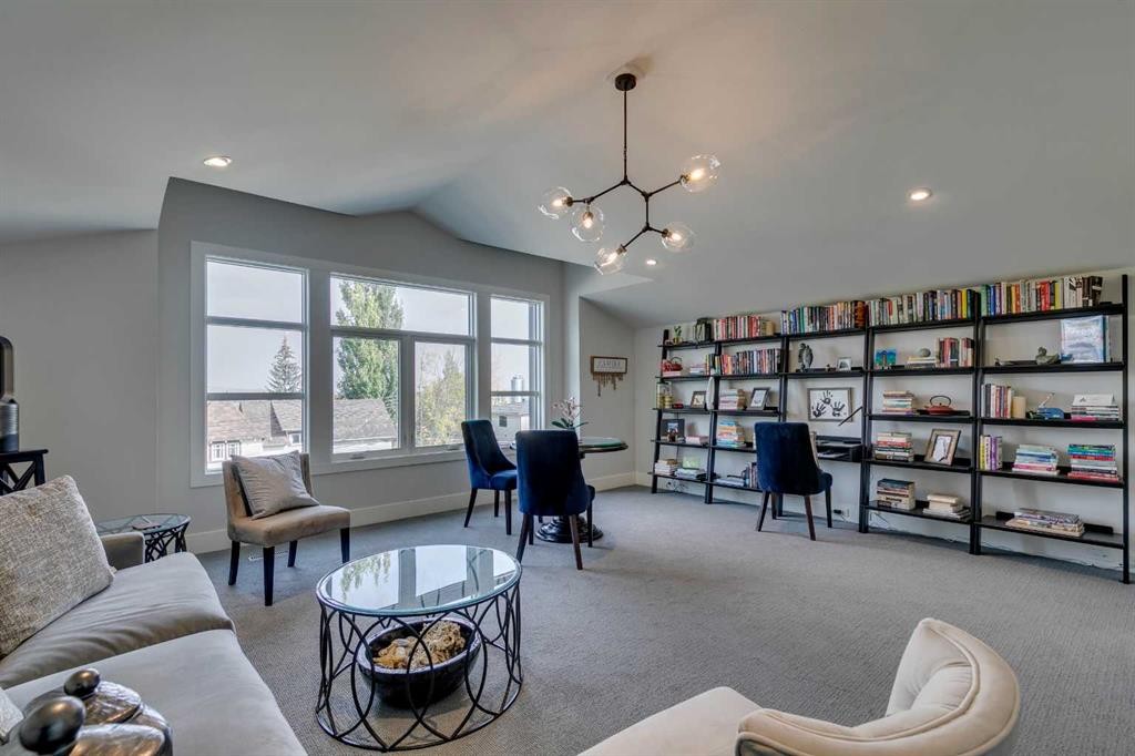 









1827


22

Avenue Southwest,
Calgary,




AB
T2T 0S1

