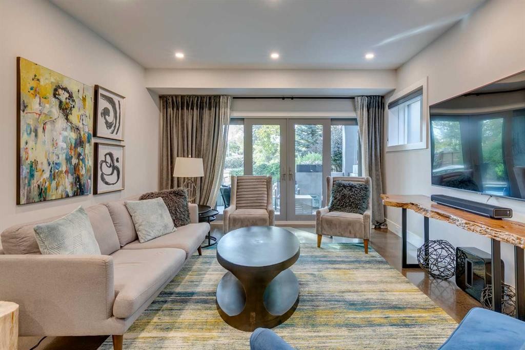 









1827


22

Avenue Southwest,
Calgary,




AB
T2T 0S1

