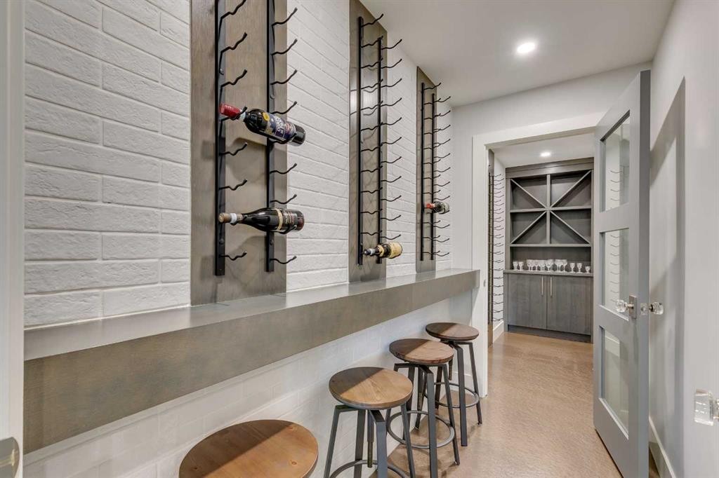 









1827


22

Avenue Southwest,
Calgary,




AB
T2T 0S1

