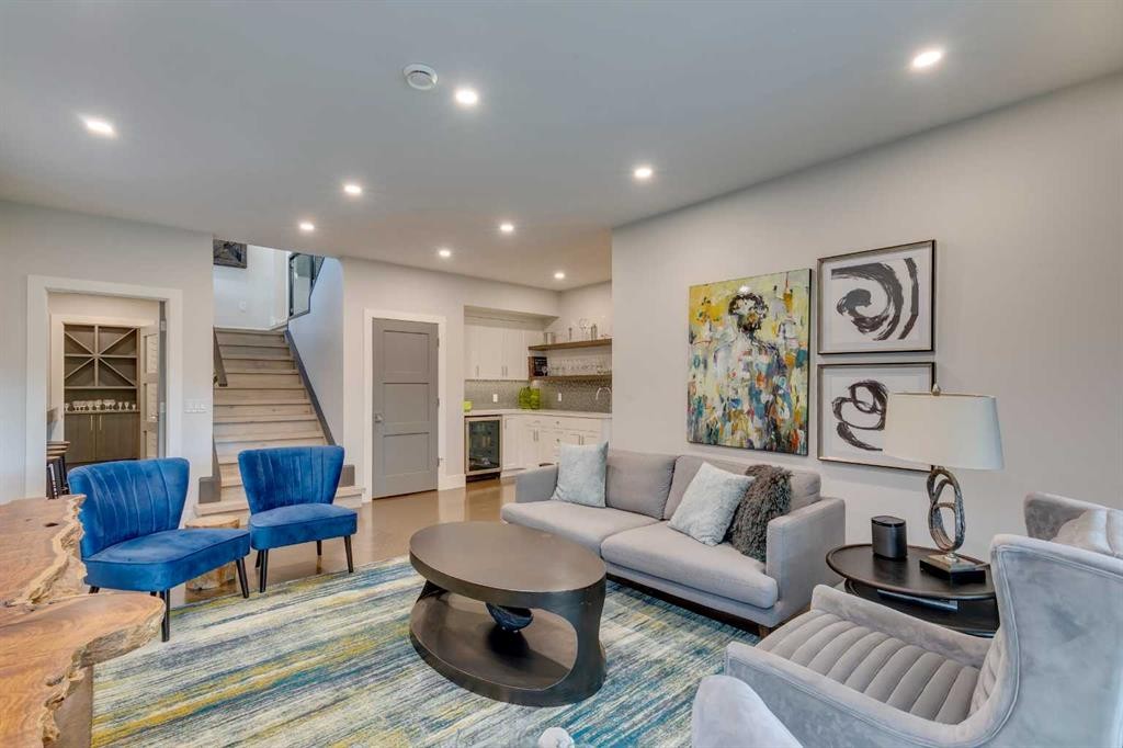 









1827


22

Avenue Southwest,
Calgary,




AB
T2T 0S1

