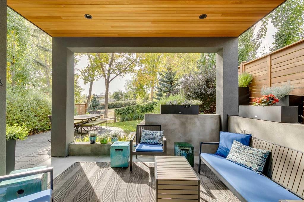 









1827


22

Avenue Southwest,
Calgary,




AB
T2T 0S1

