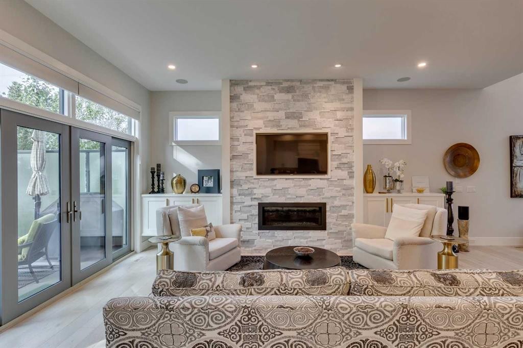 









1827


22

Avenue Southwest,
Calgary,




AB
T2T 0S1

