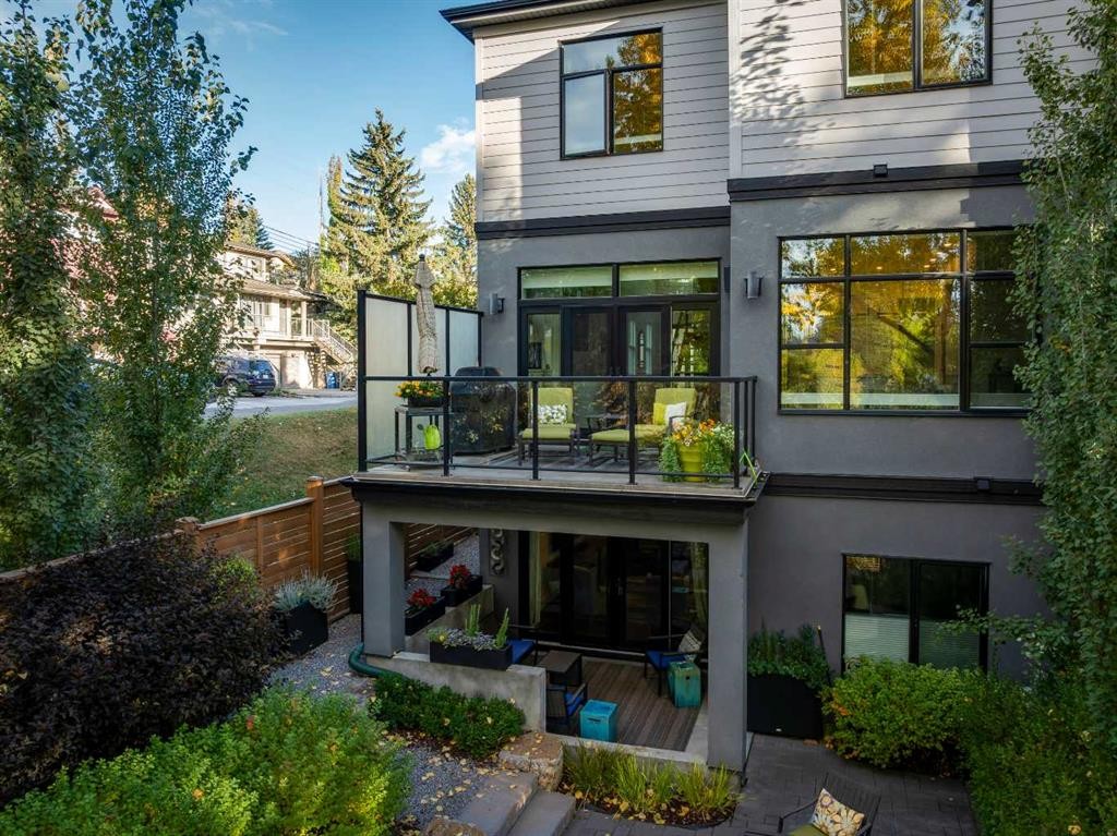 









1827


22

Avenue Southwest,
Calgary,




AB
T2T 0S1

