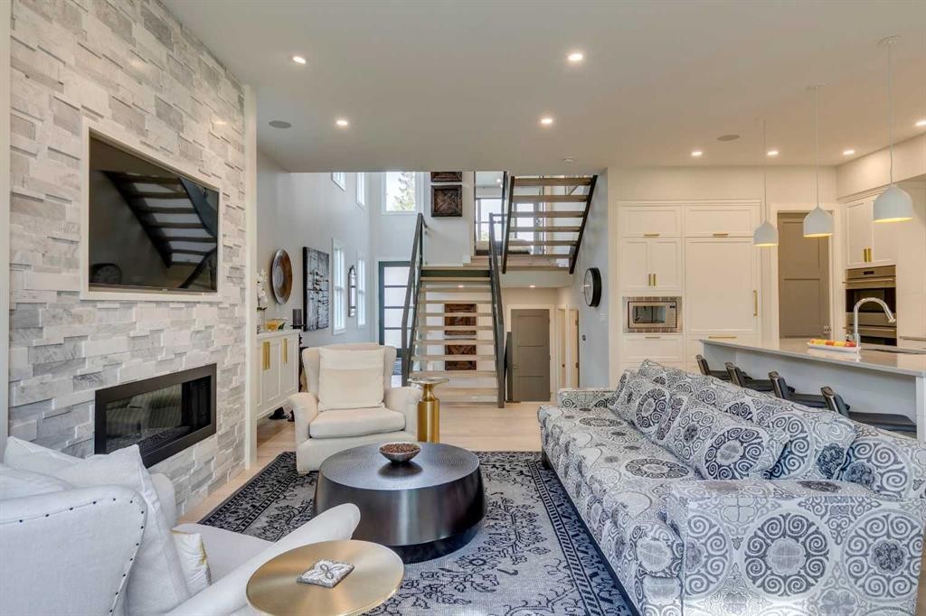 









1827


22

Avenue Southwest,
Calgary,




AB
T2T 0S1

