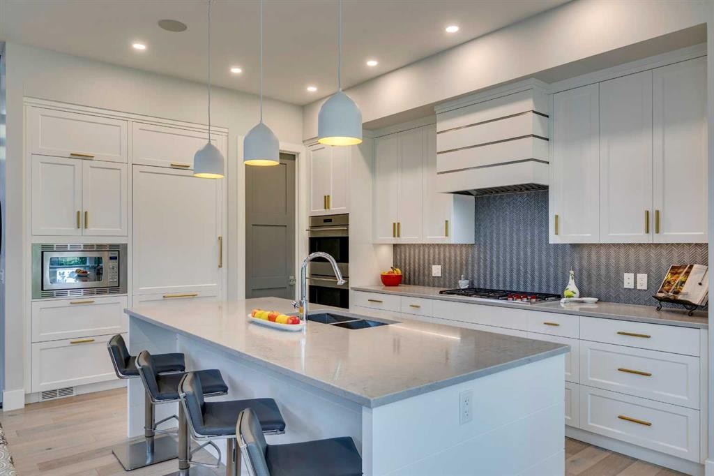 









1827


22

Avenue Southwest,
Calgary,




AB
T2T 0S1

