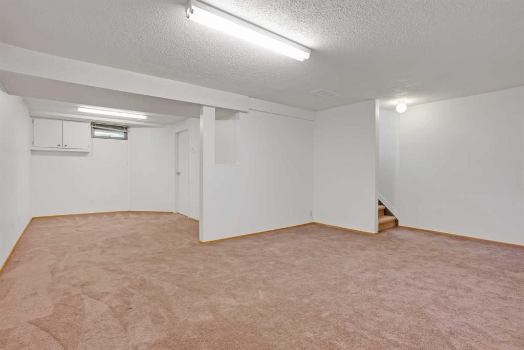 









6014


37

Street Southwest,
Calgary,




AB
T3E 5M7

