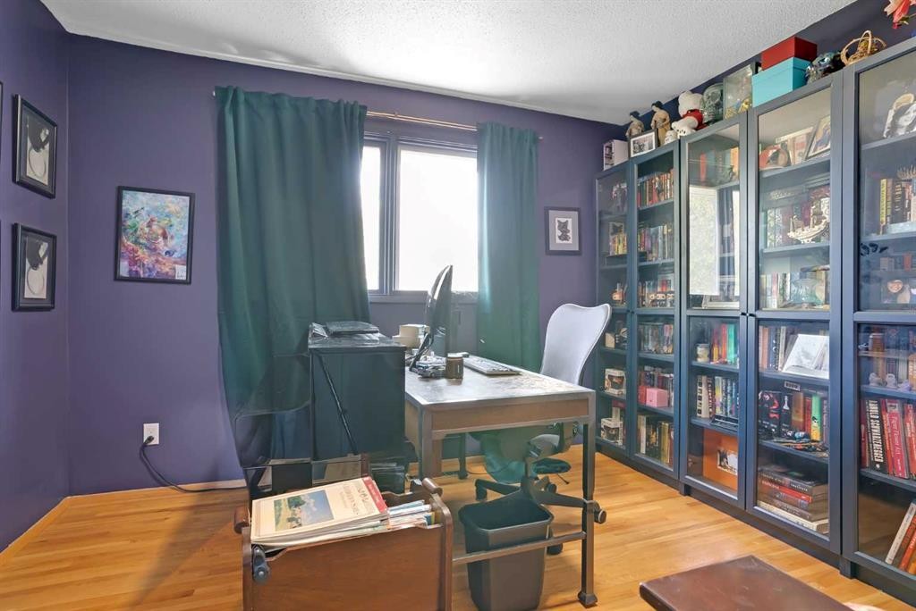 









6014


37

Street Southwest,
Calgary,




AB
T3E 5M7

