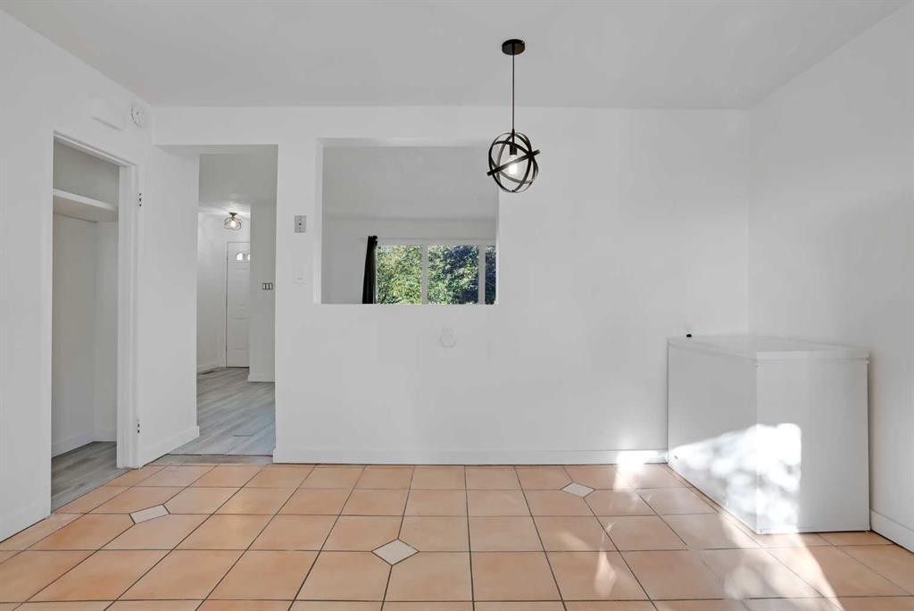 









6014


37

Street Southwest,
Calgary,




AB
T3E 5M7

