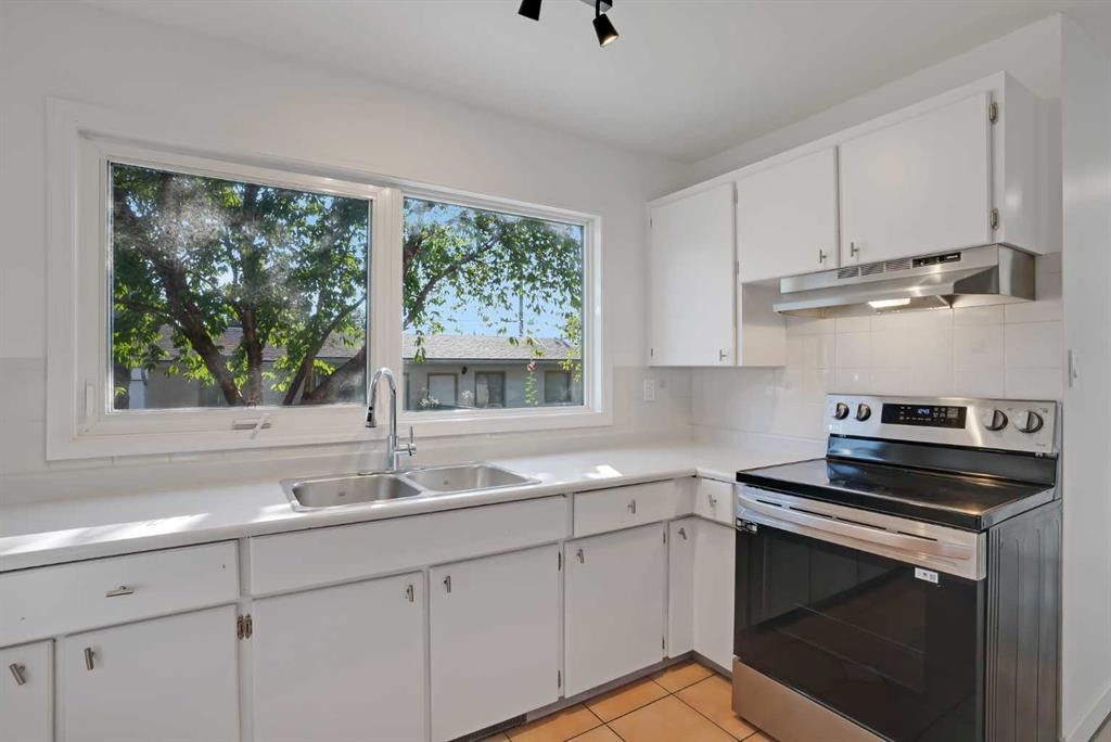 









6014


37

Street Southwest,
Calgary,




AB
T3E 5M7

