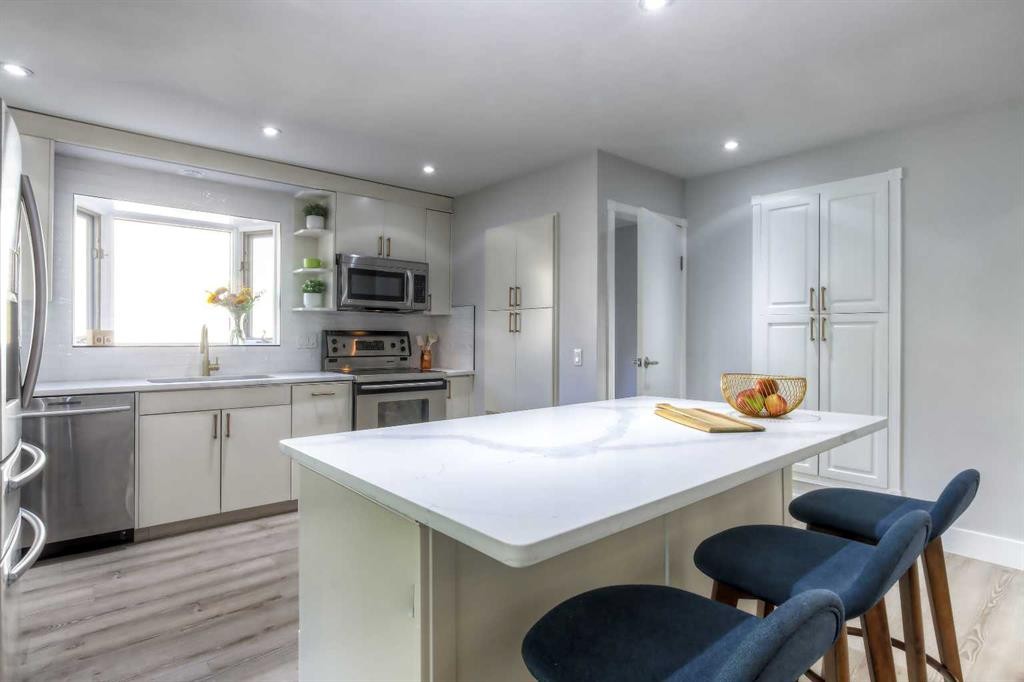 









511


Cedarille

Crescent Southwest,
Calgary,




AB
T2W2H6

