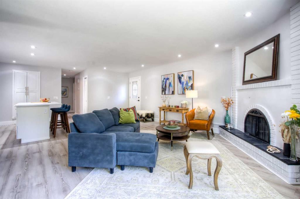 









511


Cedarille

Crescent Southwest,
Calgary,




AB
T2W2H6

