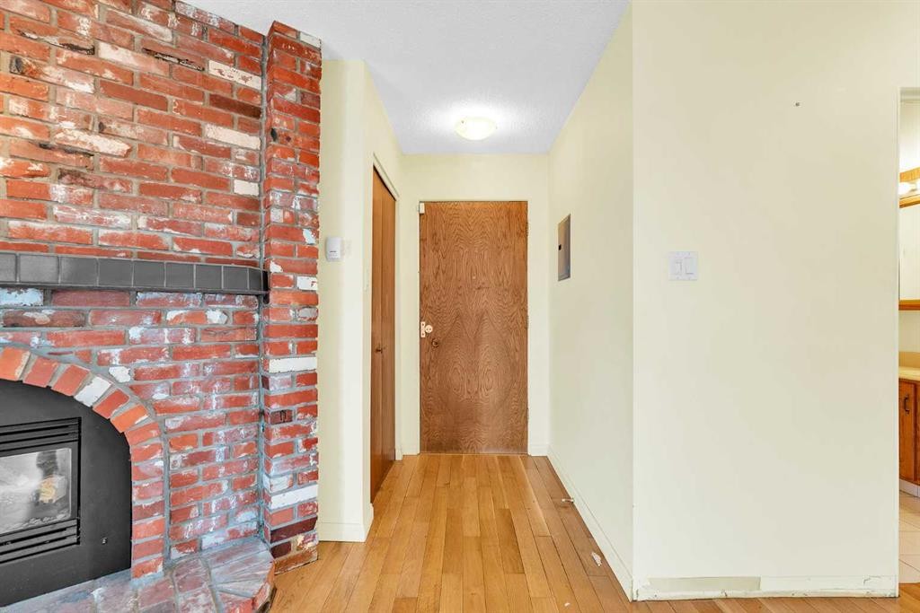 









508


Cedar

Crescent Southwest, 301,
Calgary,




AB
T3C 2Y8

