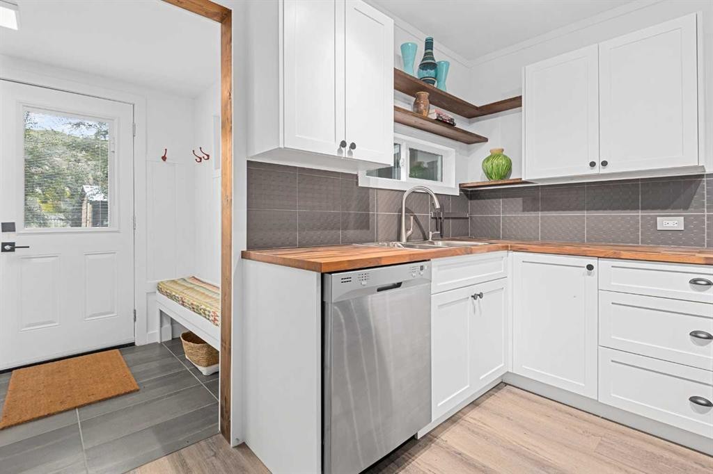 









260


2

Avenue,
Drumheller,




AB
T0J 1B0

