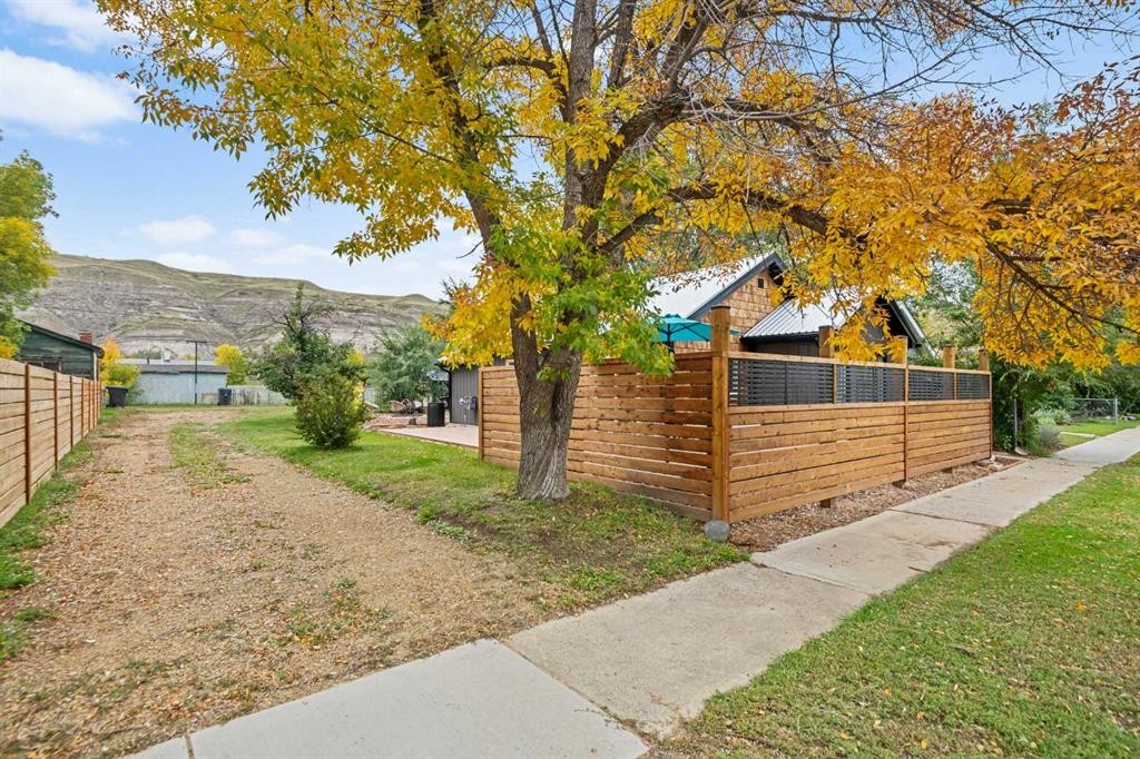 









260


2

Avenue,
Drumheller,




AB
T0J 1B0

