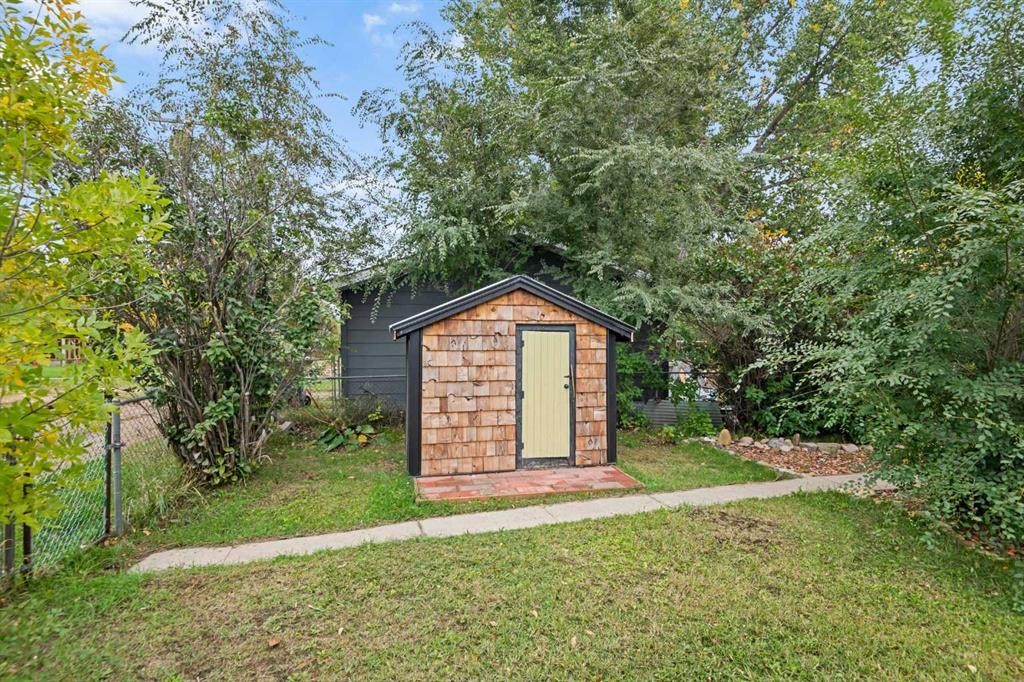 









260


2

Avenue,
Drumheller,




AB
T0J 1B0

