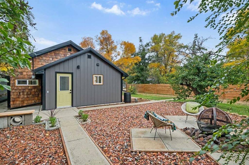 









260


2

Avenue,
Drumheller,




AB
T0J 1B0

