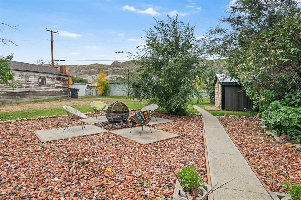 









260


2

Avenue,
Drumheller,




AB
T0J 1B0

