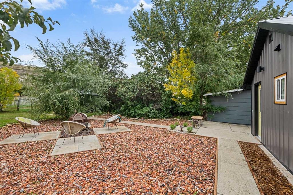 









260


2

Avenue,
Drumheller,




AB
T0J 1B0

