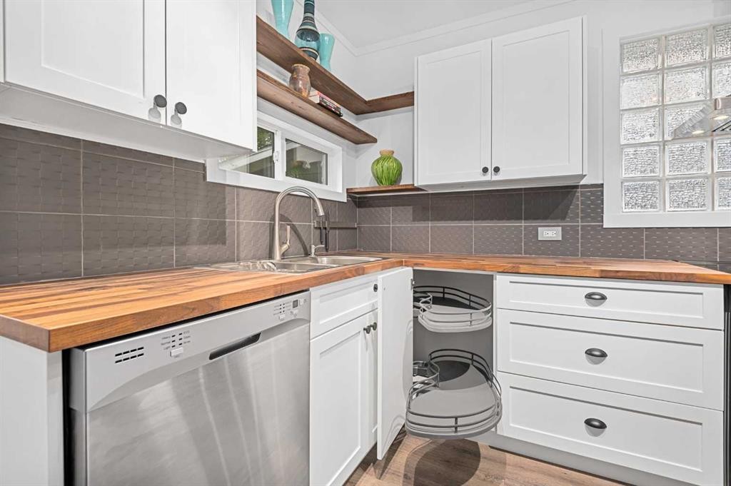 









260


2

Avenue,
Drumheller,




AB
T0J 1B0

