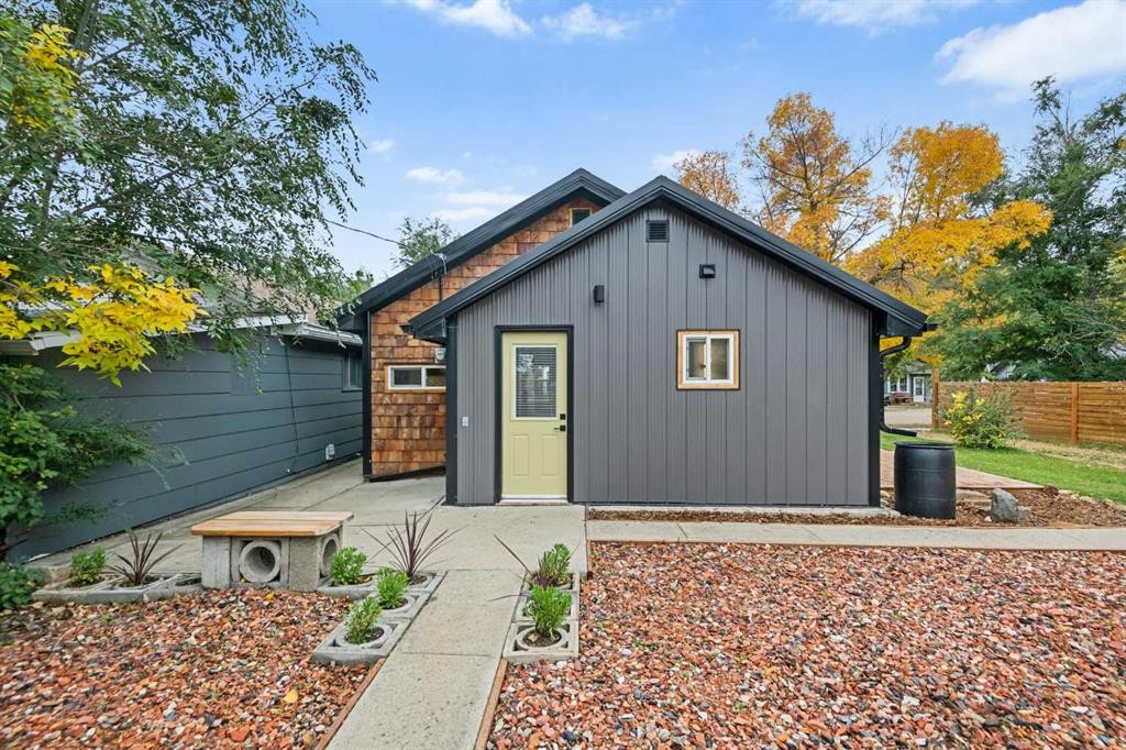 









260


2

Avenue,
Drumheller,




AB
T0J 1B0

