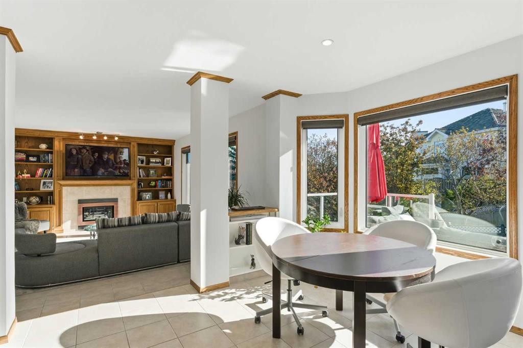 









19


Sceptre

Close Northwest,
Calgary,




AB
T3L 1X8

