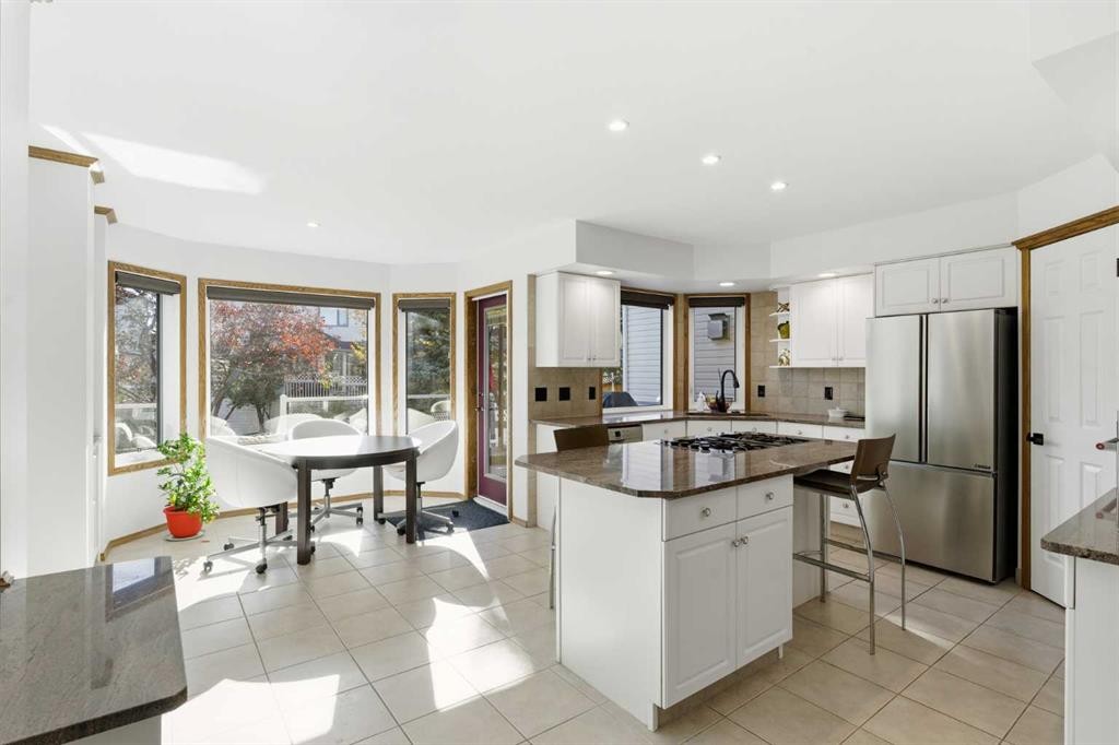 









19


Sceptre

Close Northwest,
Calgary,




AB
T3L 1X8

