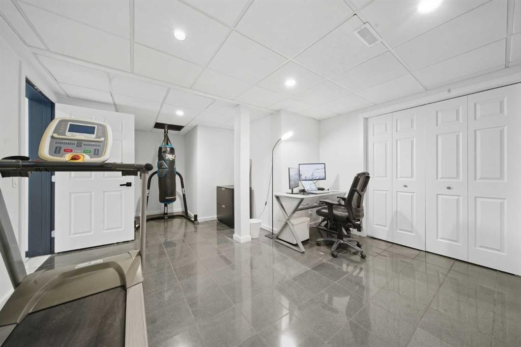 









19


Sceptre

Close Northwest,
Calgary,




AB
T3L 1X8

