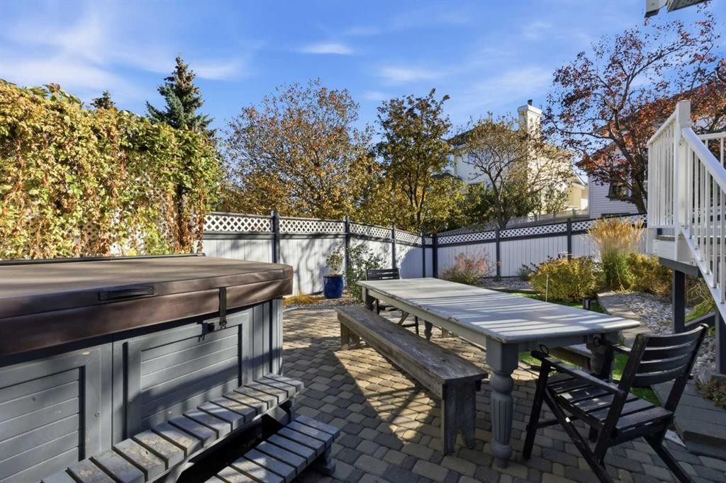 









19


Sceptre

Close Northwest,
Calgary,




AB
T3L 1X8

