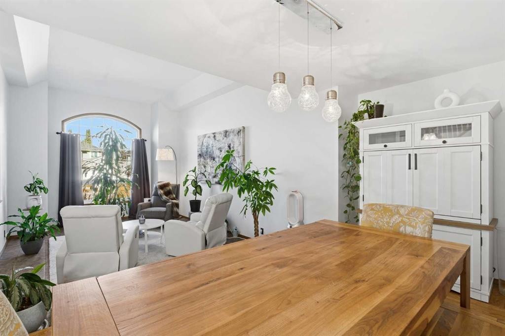 









19


Sceptre

Close Northwest,
Calgary,




AB
T3L 1X8

