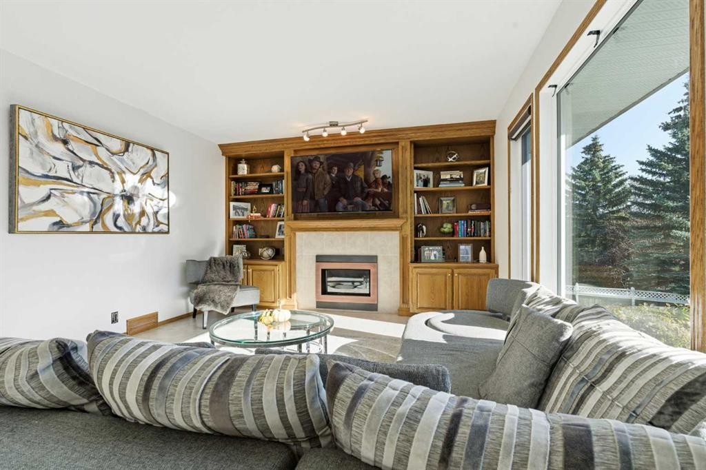 









19


Sceptre

Close Northwest,
Calgary,




AB
T3L 1X8

