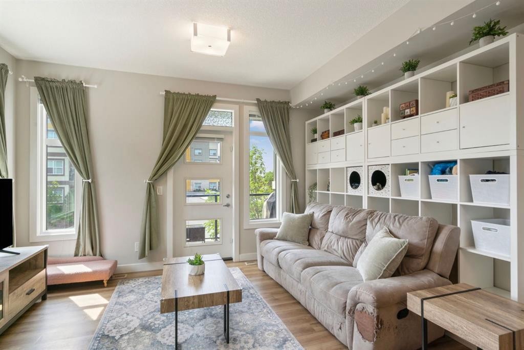 









19640


40

Street Southeast,
Calgary,




AB
T3M 3A6

