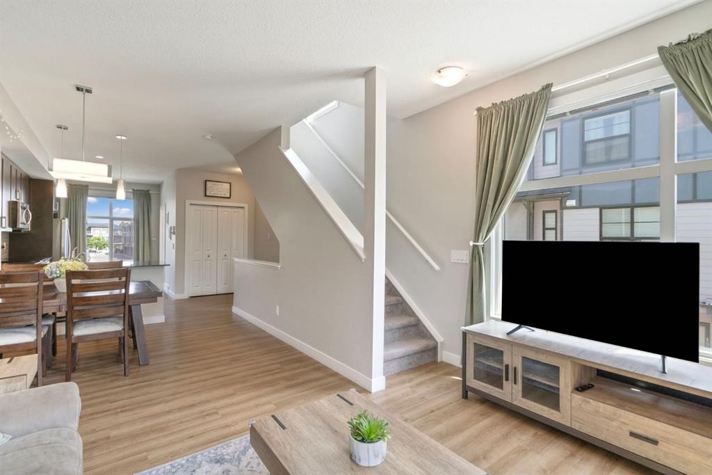 









19640


40

Street Southeast,
Calgary,




AB
T3M 3A6

