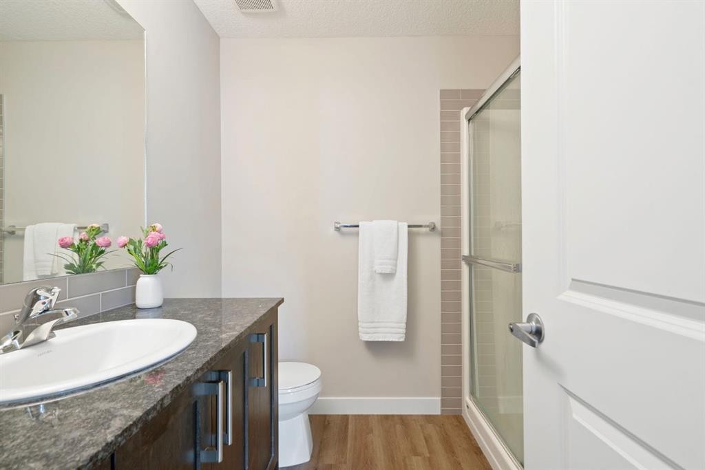 









19640


40

Street Southeast,
Calgary,




AB
T3M 3A6

