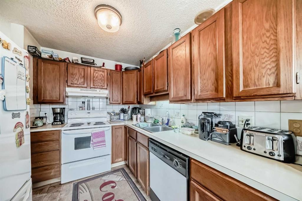 









16


Beaver Dam

Place Northeast,
Calgary,




AB
T2K 4X3

