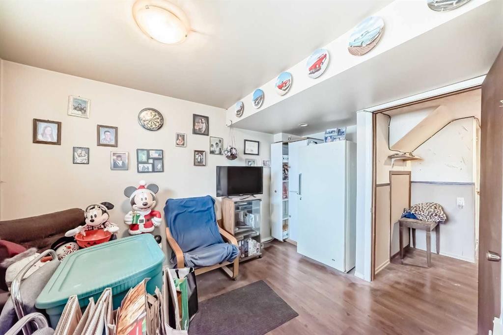 









16


Beaver Dam

Place Northeast,
Calgary,




AB
T2K 4X3

