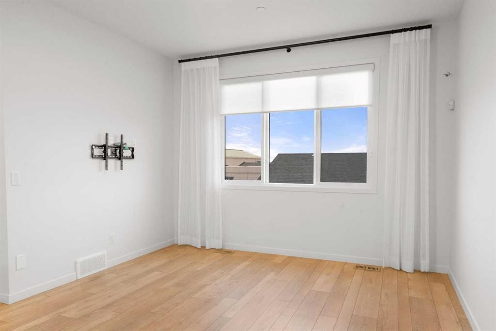 









76


Lucas

Common Northwest,
Calgary,




AB
T3P 2B4

