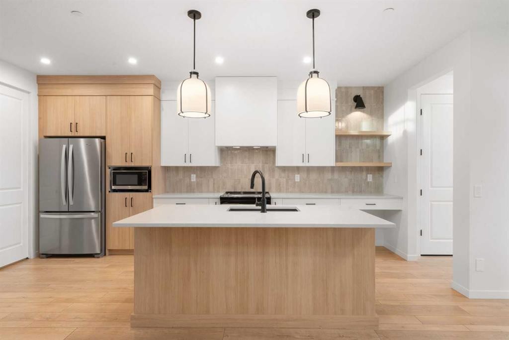 









76


Lucas

Common Northwest,
Calgary,




AB
T3P 2B4

