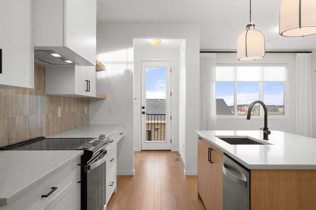 









76


Lucas

Common Northwest,
Calgary,




AB
T3P 2B4

